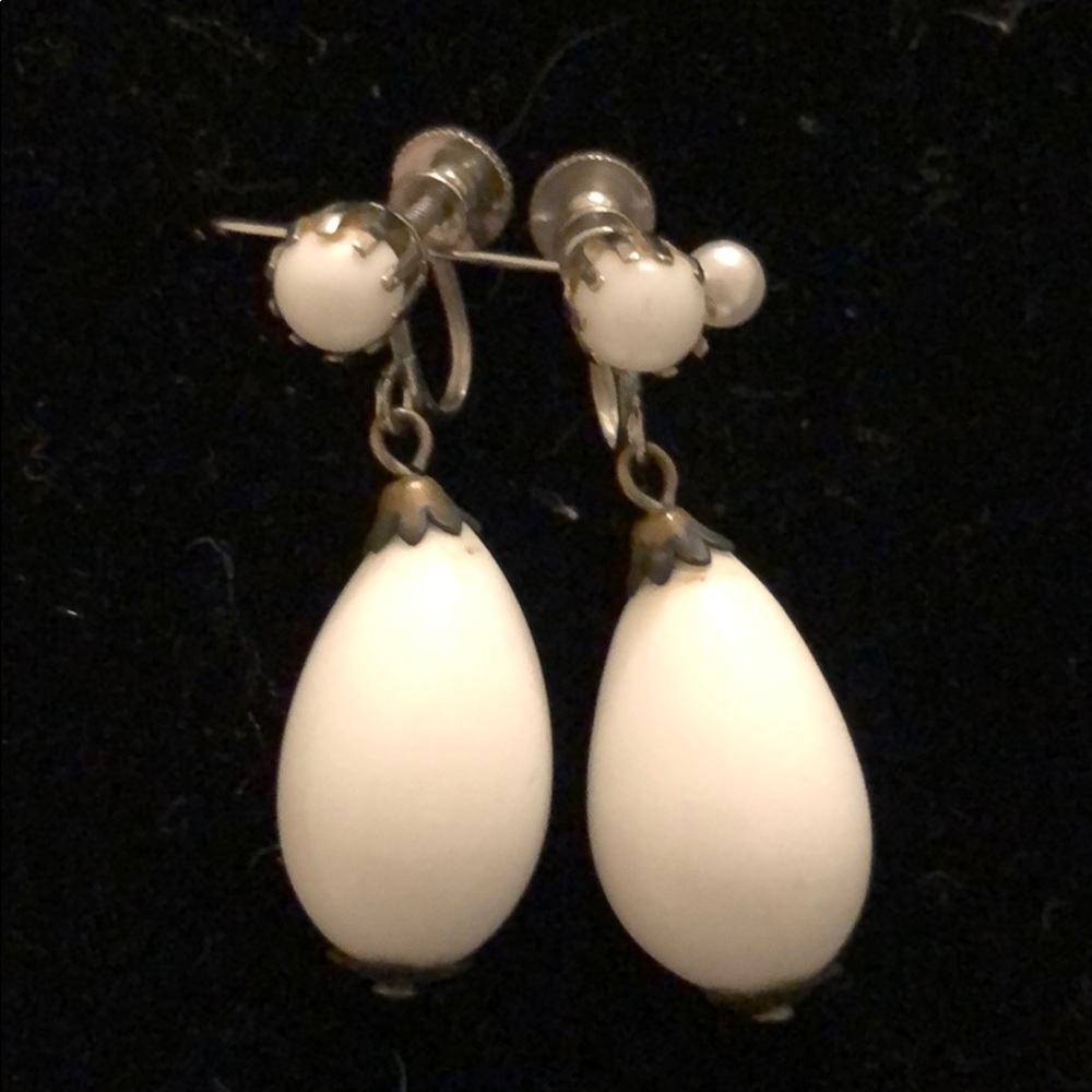 Vintage dangle earrings. Screw back